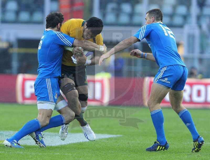 Cariparma Test Match 2013 - 09/11/2013 - Torino, Stadio Olimpico - Italia v Australia - Sitaleki Timani fermato da Alessandro Zanni; a destra Alberto Sgarbi