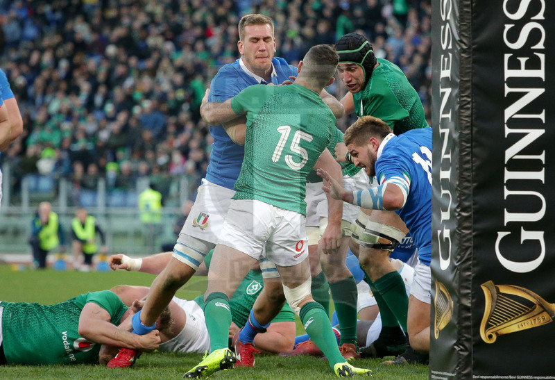 Guinness Sei Nazioni 2019, Round 3, Roma, Stadio Olimpico, 24/02/2019, Italia v Irlanda. Federico Ruzza fermato da Rob Kearney. Foto Roberto Bregani/Fotosportit