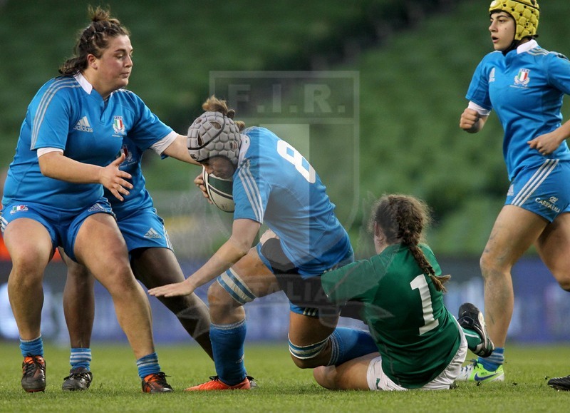 Rbs Sei Nazioni Donne 2014, Dublino, Aviva Stadium, 08/03/2014, Italia v Irlanda, Silvia Gaudino con Melissa Bettoni in sostegno. Foto Daniele Resini/Fotosportit