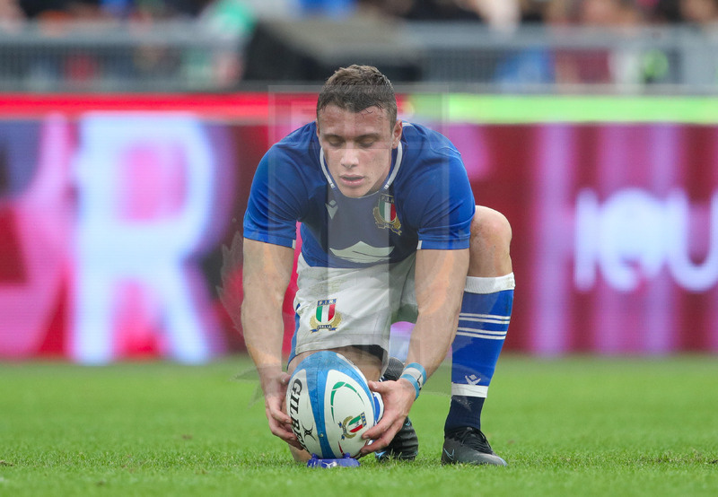 Autumn Nations Series 2021, Roma, Stadio Olimpico, 6-11-2021, Itallia vs Nuova Zelanda.Paolo Garbisi si prepara a trasformare il primo calcio di punizione.   Foto: Roberto Bregani/Fotosportit