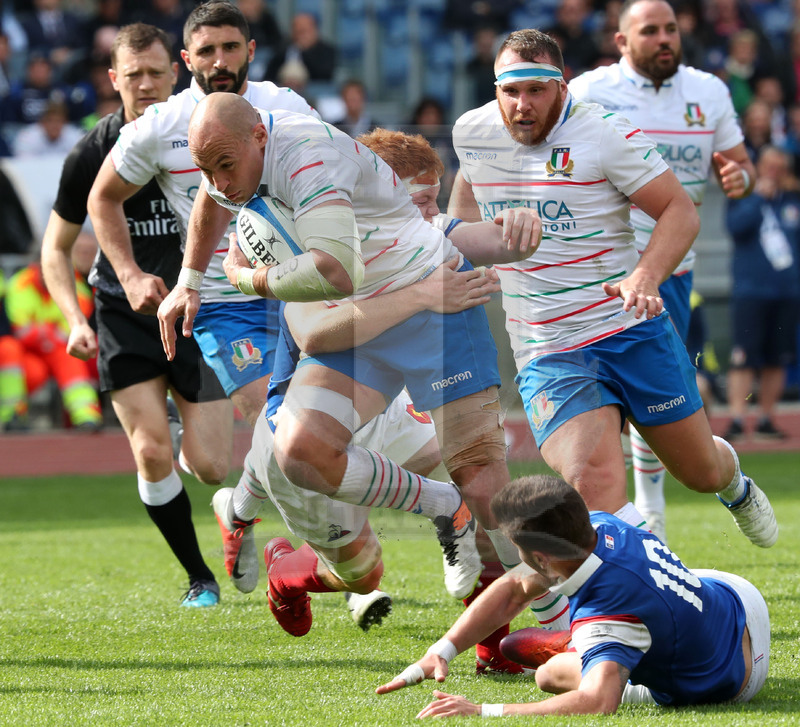 Guinness Sei Nazioni 2019, Round 5, Roma, stadio Olimpico 16/03/2019, Italia v Francia, una carica di Sergio Parisse. Foto Daniele Resini/Fotosportit