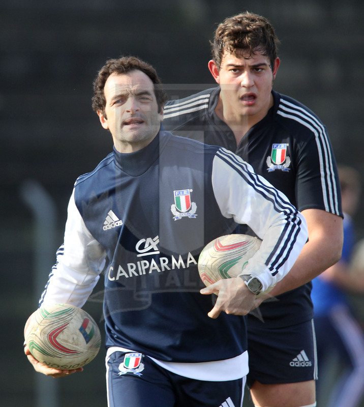 Benevento, 10 gennaio 2014, Nazionale italiana Under 20 v Accademia di Marcoussis, Fabio Roselli, tecnico dei trequarti. Dietro, D\