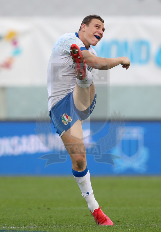 Autumn Nations Cup 2020, Cattolica Test match 2020, Firenze, Stadio Artemio Franchi, 14/11/2020, Italia v Scozia. Paolo Garbisi calcia una punizione. Foto Roberto Bregani/Fotosportit