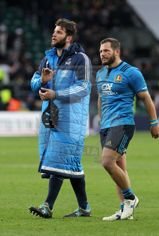 RBS Sei Nazioni 2017, Londra, Twickenham 26/02/2017, Inghilterra v Italia, Marco Fuser e Ornel Gega salutano il pubblico alla fine del match. Foto daniele Resini/Fotosportit