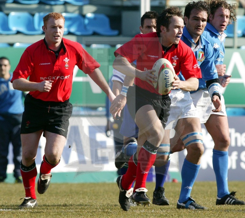 Sei Nazioni 2003, Roma, Stadio Flaminio 2003/02/15, Italia v Galles, attacco gallese con Rhis Williams, palla in mano, e Martyn Williams in sostegno. Foto Daniele Resini/Fotosportit