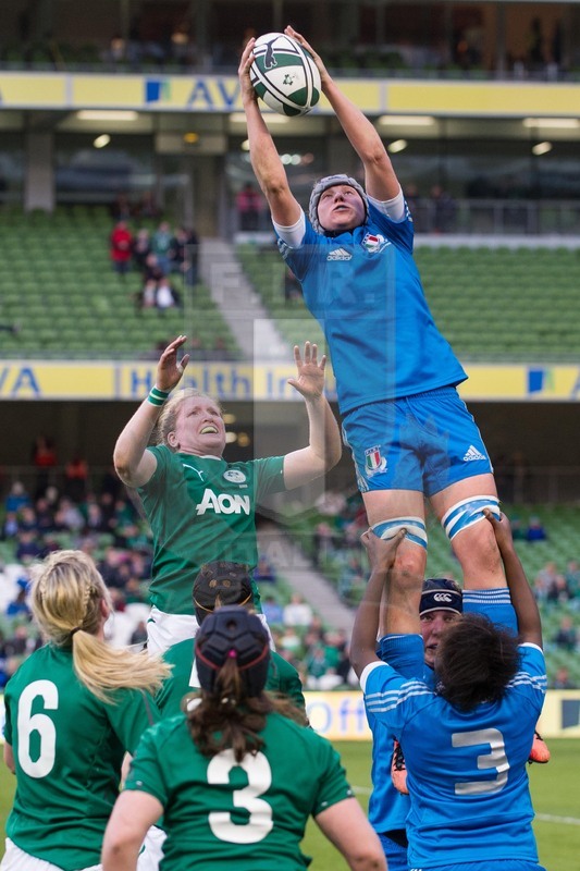 Rbs Sei Nazioni Donne 2014, Dublino, Aviva Stadium, 08/03/2014, Italia v Irlanda.Foto Elena Barbini.Silvia Gaudino in touche