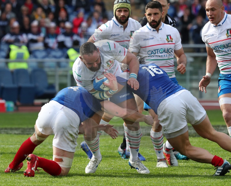 Guinness Sei Nazioni 2019, Round 5, Roma, stadio Olimpico 16/03/2019, Italia v Francia, Simone Ferrari impatta su un doppio placcaggio. Foto Daniele Resini/Fotosportit