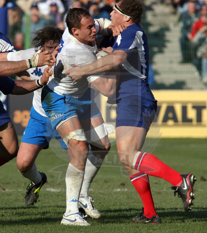 Sei Nazioni 2007, Roma, stadio Flaminio 03/02/2007, Italia v Francia, Sergio Parisse contende palla a De Villiers. Foto Daniele Resini/Fotosportit