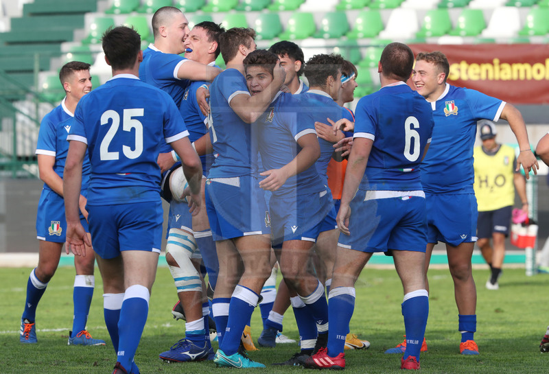 Test match U18, Trviso, stadio di Monigo, Italia U18 v Irlanda U18, la festa degli Azzurri a fine partita. Foto Daniele Resini/Fotosportit