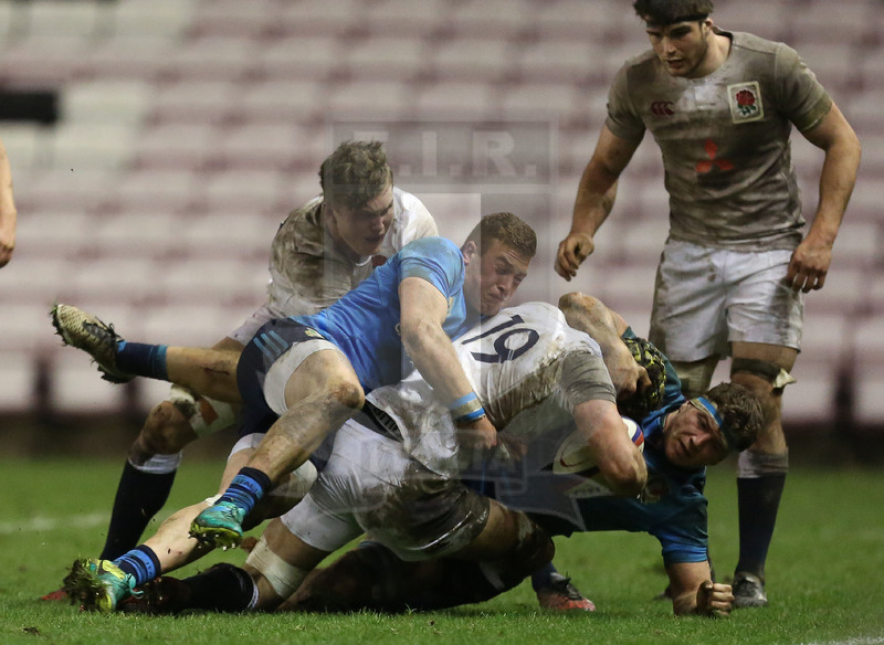RBS Sei Nazioni 2017, Darlington, Northern Echo Arena 24/02/2017, Inghilterra U20 v Italia U20,Andrea Bronzini e Giovanni LICATA placcano Max Davies.