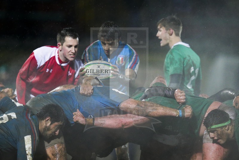 RBS 6 Nazioni U20 2015, Biella, Stadio Pozzo Lamarmora, 6-02-2015, Ingaggio in mischia chiusa, Riccardo Raffaele pronto all\