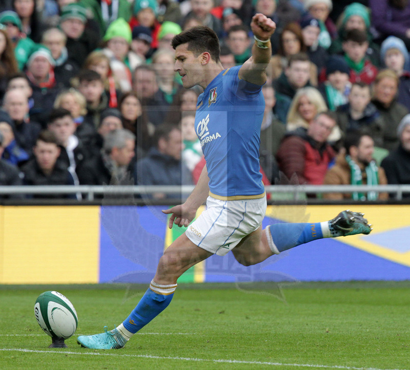 Natwest Sei Nazioni 2018, round 2, Dublino, Aviva Stadium 10/02/2018, Irlanda v Italia, Tommaso Allan al piazzato. Foto Daniele Resini/Fotosportit