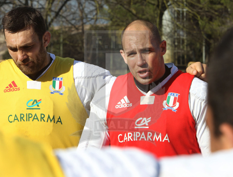Raduno Sei Nazioni 2014, Roma, impianti Coni, 21/01/2014, allenamento della Nazionale, Sergio Parisse parla agli Azzurri. Accanto, Geldenhuys.