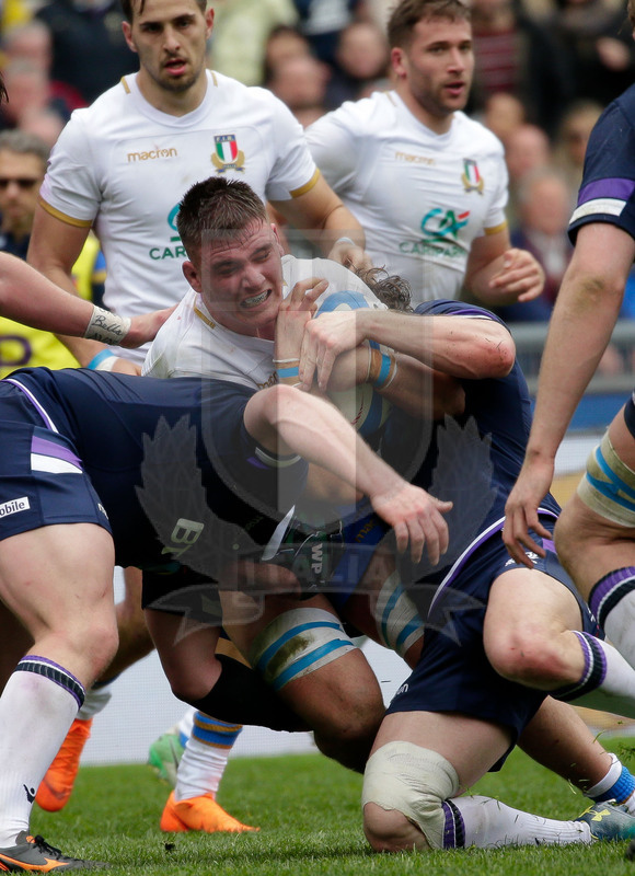 Natwest Sei Nazioni 2018, Roma, Stadio Olimpico, 17/03/2018, Italia v Scozia. Jake Polliedri splaccato da Willem Nel (s) e Hamish Watson. Foto: Roberto Bregani/Fotosportit