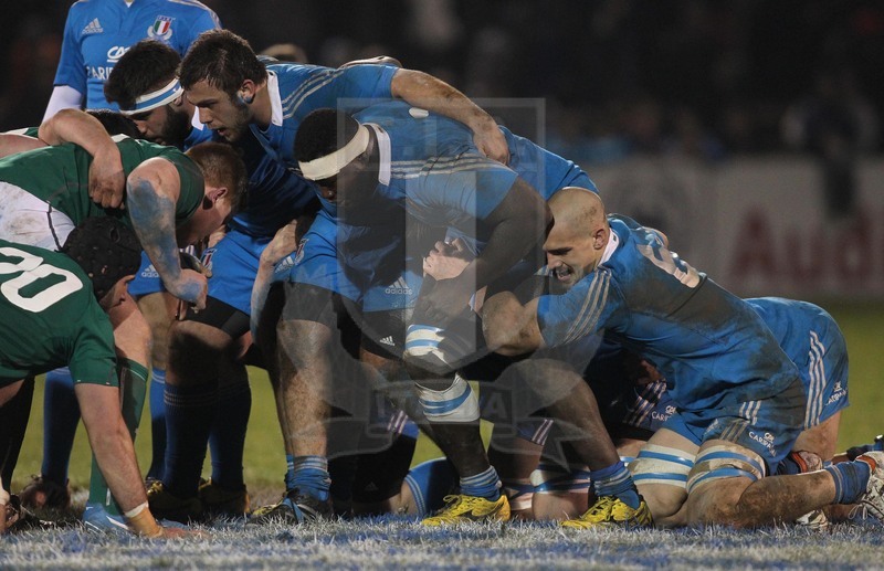 Rbs Sei Nazioni 2014 U20, Athlone, Dubarry Park 07/03/2014, Irlanda U20 v Italia U20, la mischia azzurra. In terza, Lazzaroni, in prima: Appiah, Zanetti, Buonfiglio. Foto Pat Murphy/Fotosportit