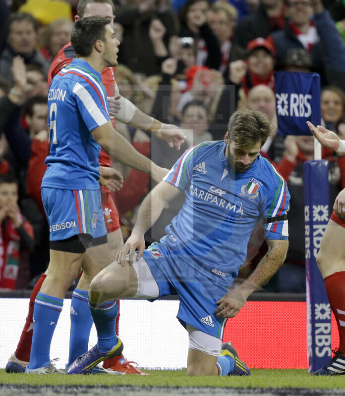 RBS 6 Nazioni 2014, Cardiff, Millennium Stadium, 1/02/2014, Galles v Italia. La delusione di Angelo Esposito per l\