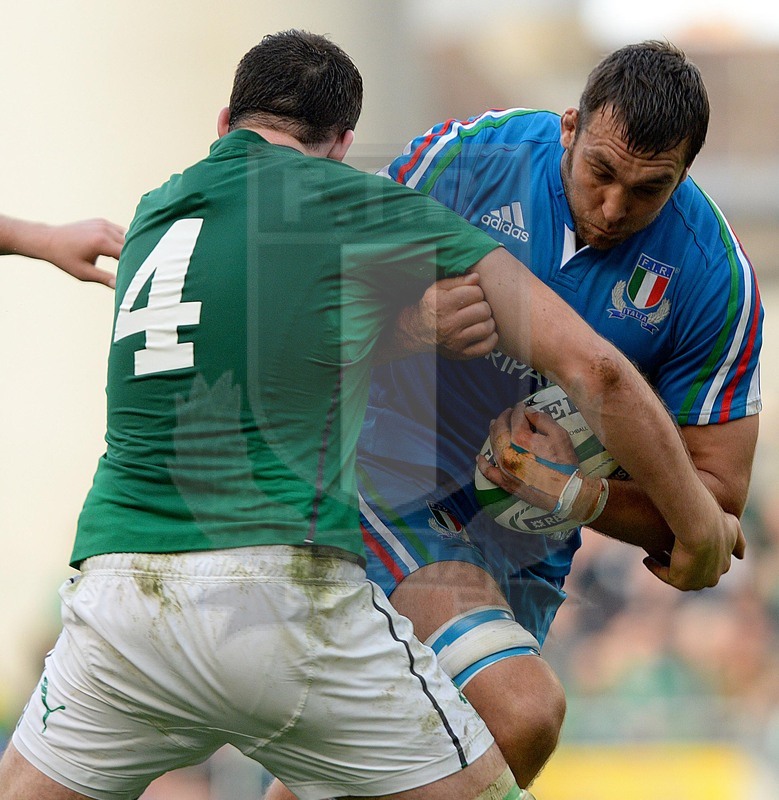 Sei Nazioni 2014, Dublino, Aviva Stadium, 08-03-2014, Irlanda v Italia, Quintin Geldenhuys preso da Devin Toner, foto: Massimiliano Pratelli
