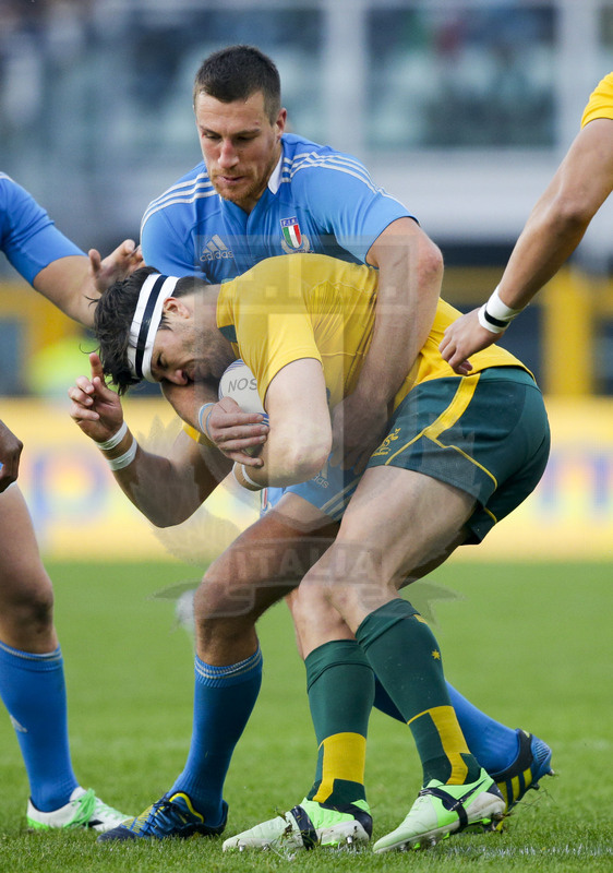 Cariparma Test Match 2013, Torino, Stadio Olimpico, 9-11-2013, Italia v Australia. Adam Ashley-Cooper bloccato da Alberto Sgarbi Foto Roberto Bregani / Fotosportit