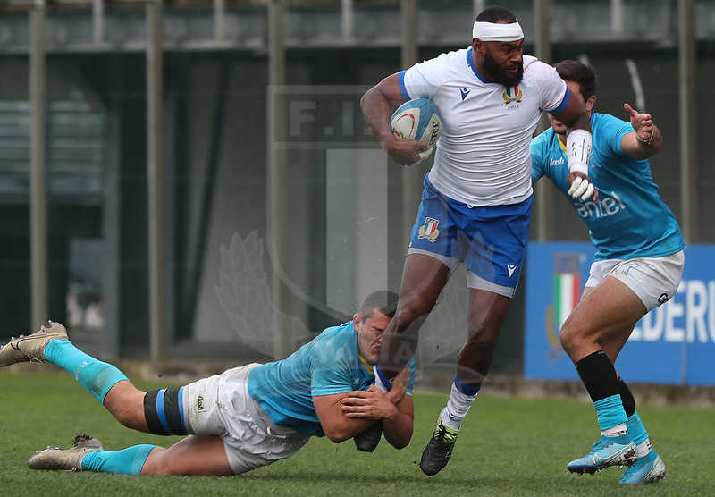 Nazionale A, Test Match 2021, Padova, stadio Plebiscito 14/11/2021, Italia A v Uruguay, una carica di Ratuva Tavuyara. Foto Daniele Resini/Fotosportit