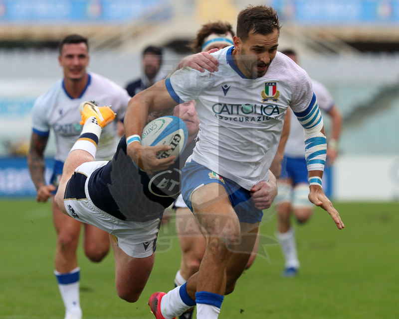 Autumn Nations Cup, Cattolica Test match 2020, Firenze, stadio Lanfranchi 14/11/2020, Italia v Scozia, Mattia Bellini resiste a un placcaggio. Foto Daniele Resini/Fotosportit