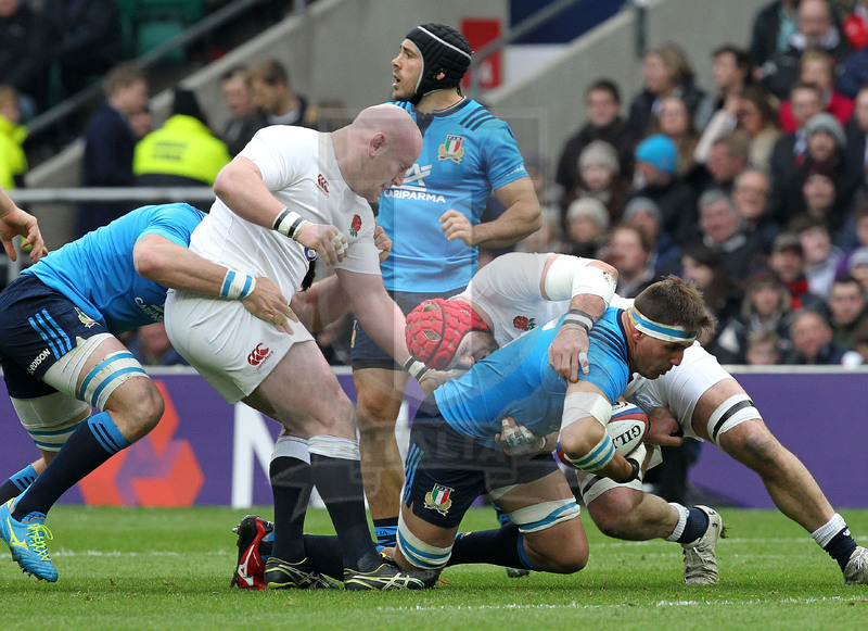 RBS Sei Nazioni 2017, Londra, Twickenham 26/02/2017, Inghilterra v Italia, Andries Van Schalkwyk fermato da Haskell e Cole. Foto Daniele Resini/Fotosportit