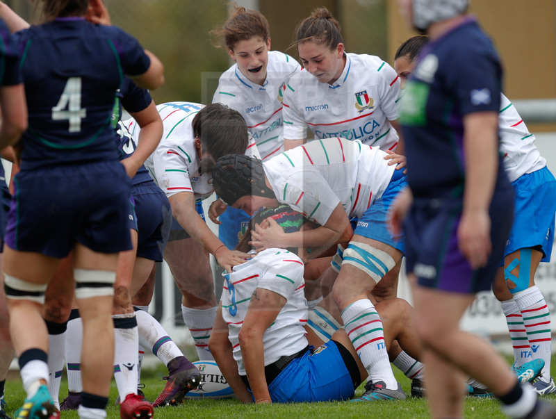 Test Match Donne Novembre 2018, Calvisano (BS), Pata Stadium, 4-11-2018, Italia Femminile v Scozia Femminile. Le azzurre festeggiano la meta di Giordana Duca. Foto: Roberto Bregani/Fotosportit