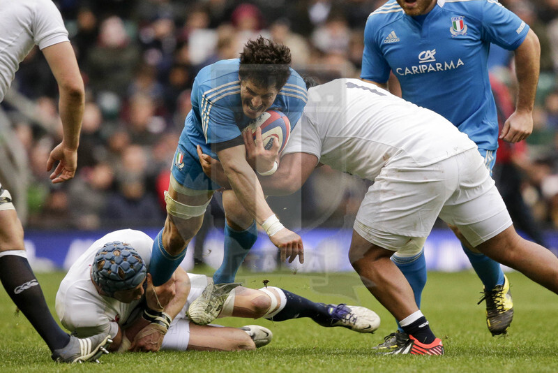 RBS 6 Nazioni 2013, Londra, Twickenham Stadium, 10-03-2013, Inghilterra v Italia. Alessandro Zanni tenta di forzare il placcaggio di Haskell e l\