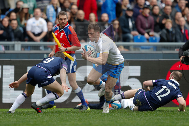 Natwest Sei Nazioni 2018, Roma, Stadio Olimpico, 17/03/2018, Italia v Scozia. Tommaso Benvenuti attaccato da Greig Laidlaw. Foto: Roberto Bregani/Fotosportit