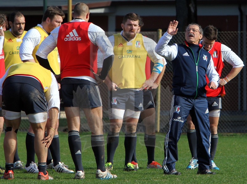 Raduno Sei Nazioni 2014, Roma, impianti Coni, 21/01/2014, allenamento della Nazionale, Jacques Brunel arringa gli Azzurri.
