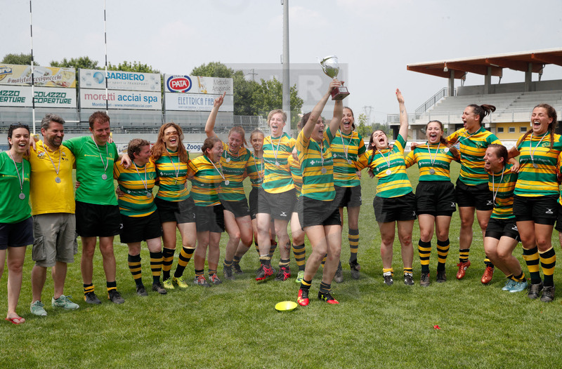 Finali Trofeo Interregionale U16 e Coppa Italia Femminile Seniores Femminile "Trofeo Rebecca Braglia", Calvisano (BS), Pata Stadium, 2-3 Giugno 2018. Le ragazze del Montebelluna festeggiano il secondo posto alla Coppa Italia Seniores Femminile. Foto: Roberto Bregani @ fotosportit
