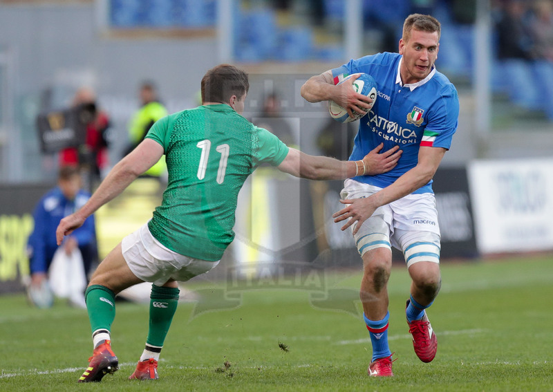 Guinness Sei Nazioni 2019, Round 3, Roma, Stadio Olimpico, 24/02/2019, Italia v Irlanda. Federico Ruzza in velocità su Jacob Stockdale. Foto Roberto Bregani/Fotosportit