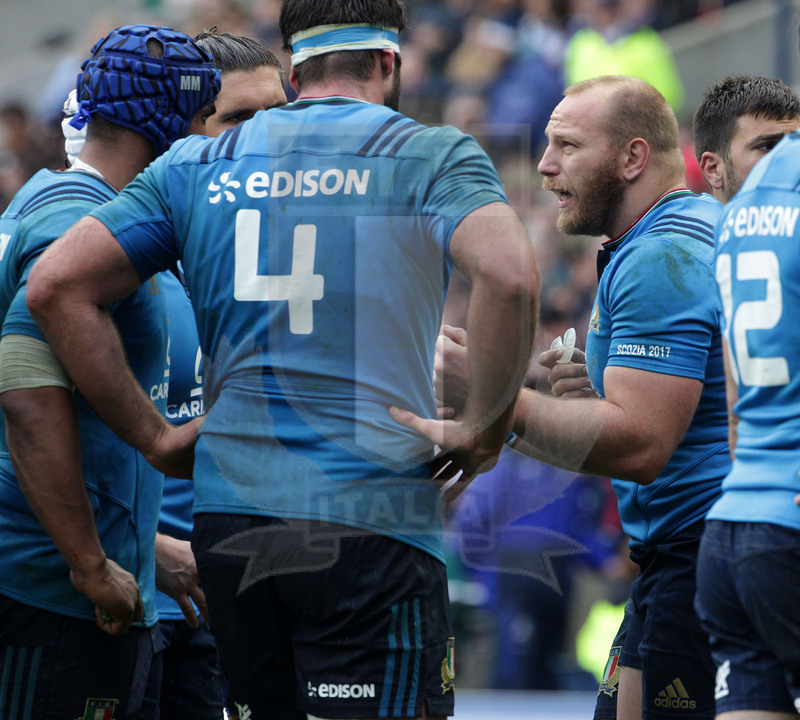 RBS Sei Nazioni 2017, Edimburgo, Murrayfield stadium 18/03/2017, Scozia v Italia, Leo Ghiraldini incita gli Azzurri. Foto Daniele Resini/Fotosportit