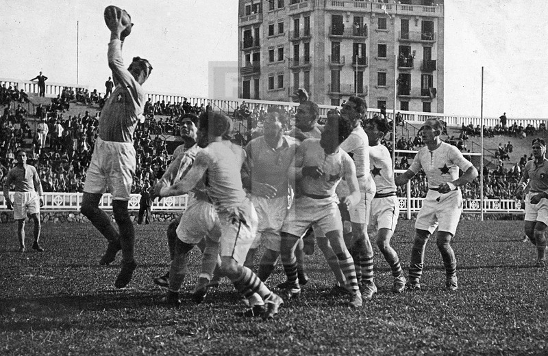 Test match 1934, Barcellona 14/04/1934, Catalogna v Italia, una touche vinta a due mani dall\