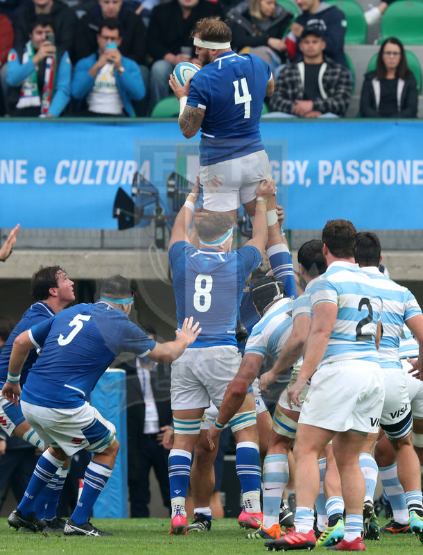 Autumn Nations Series 2021, Treviso, stadio di Monigo 13/11/2021, Itallia v Argentina, Niccolò Cannone conquista touche. Foto Daniele Resini/Fotosportit