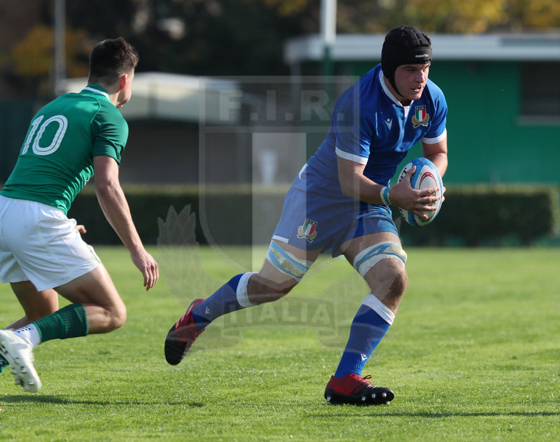 Test match U18, Trviso, stadio di Monigo, Italia U18 v Irlanda U18, una corsa di Valerio Siciliano. Foto Daniele Resini/Fotosportit