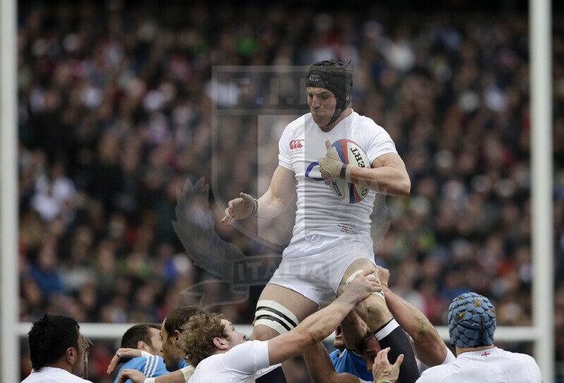 RBS 6 Nazioni 2013, Londra, Twickenham Stadium, 10-03-2013, Inghilterra v Italia. Tom Wood conquista l\
