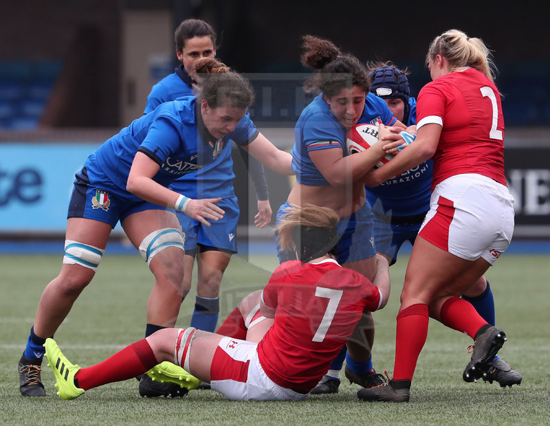 Guinness Sei Nazioni Donne 2020, Cardiff, Arms Park 02/02/2020 Galles Donne v Italia Donne, Silvia Turani con Valeria Fedrighi in sostegno. Foto Daniele Resini/Fotosportit