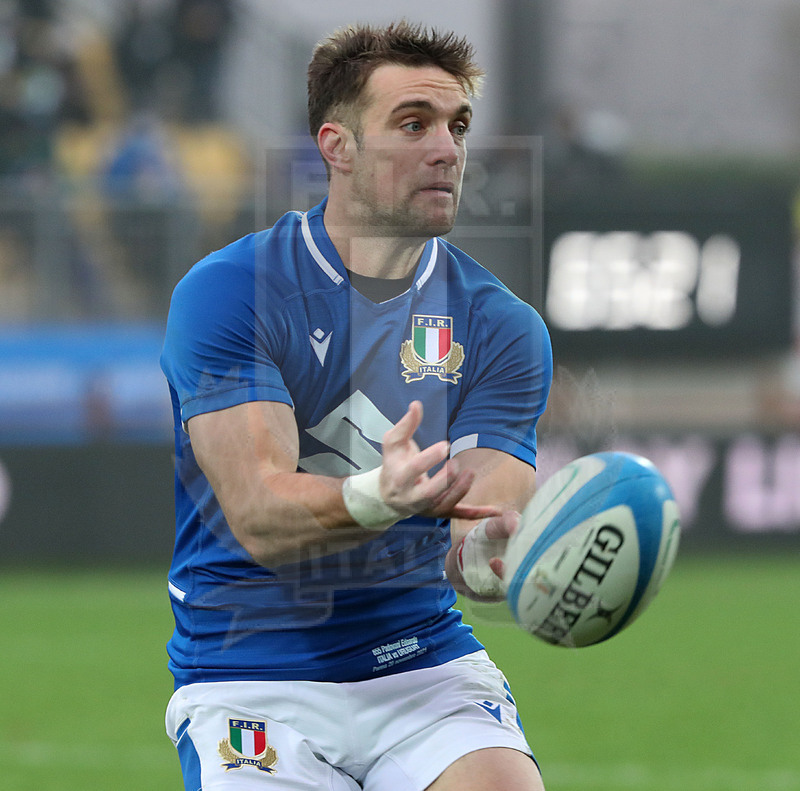 Autumn Nations Series 2021, Parma, stadio Lanfranchi 20/11/2021, Itallia v Uruguay, Edoardo Padovani passa palla. Foto Daniele Resini/Fotosportit