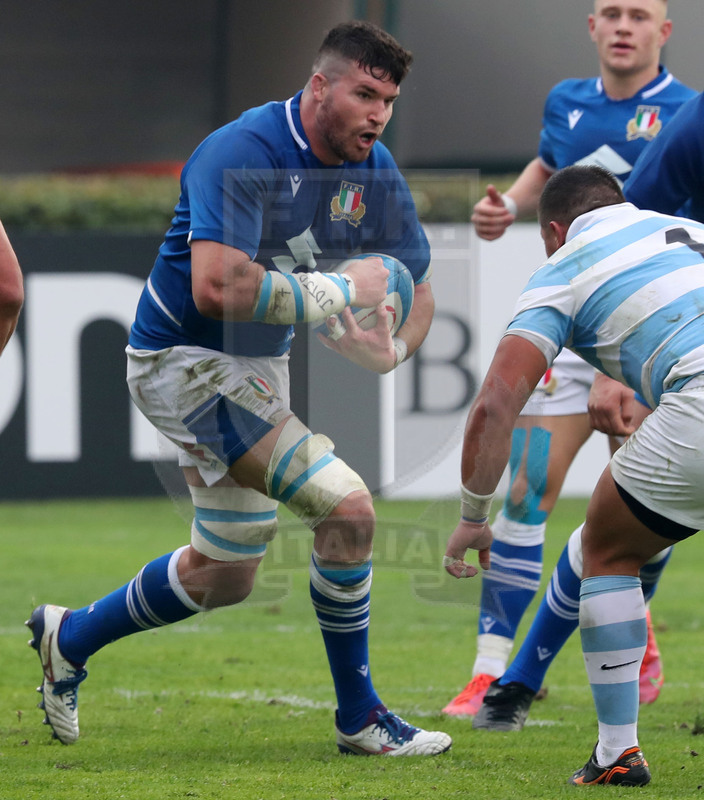 Autumn Nations Series 2021, Treviso, stadio di Monigo 13/11/2021, Italia v Argentina. Una carica di Sebastian Negri. Foto Daniele Resini/Fotosportit
