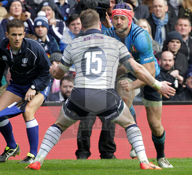 RBS Sei Nazioni 2017, Edimburgo, Murrayfield stadium 18/03/2017, Scozia v Italia, Angelo Esposito punta Stuart Hogg. Foto Daniele Resini/Fotosportit