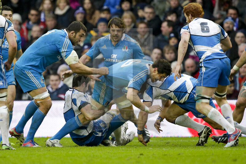 RBS 6 Nazioni 2013, Edimburgo, Murrayfield Stadium, 9-02-2013, Scozia v Italia. Zanni in sfondamento