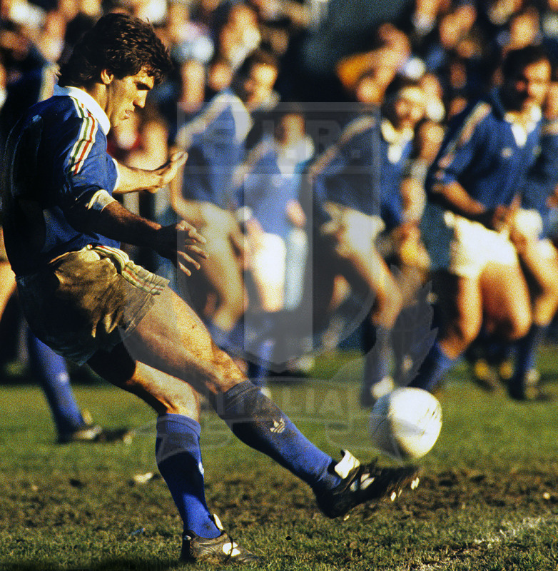 Rugby World Cup 1987, Pool 3, Auckland, Eden Park 22/05/1987, Nuova Zelanda v Italia, Rodolfo Ambrosio al calcio di invio. Foto Daniele Resini/Fotosportit
