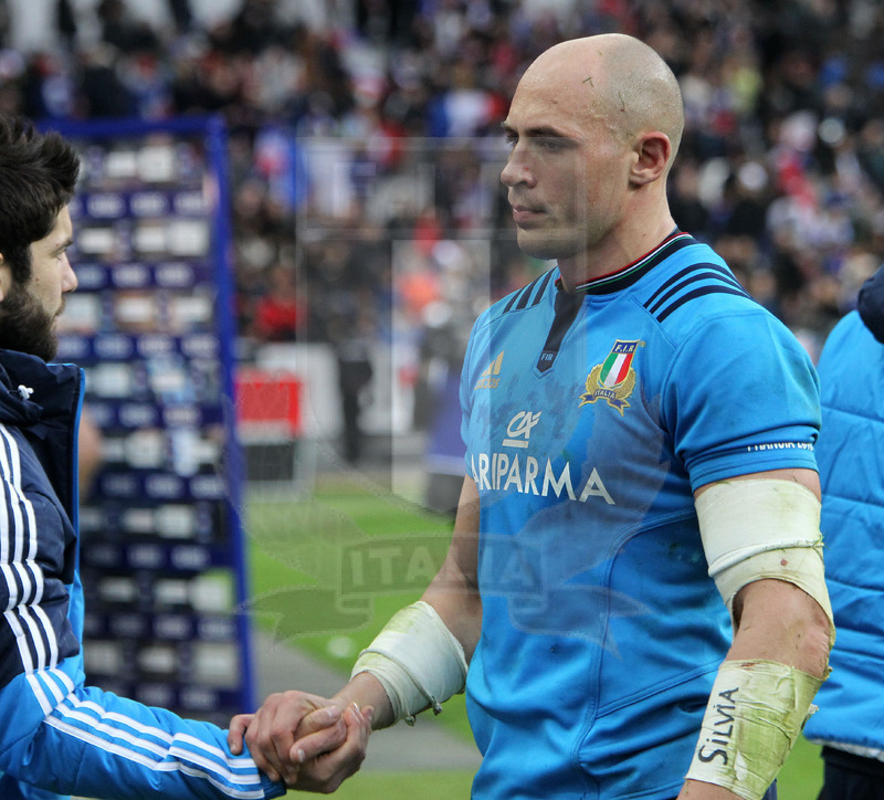 Rbs Sei Nazioni 2016, round 1, Parigi, Stade de France 06/02/2016, Francia v Italia, la delusione di Sergio Parisse a fine match. Foto Daniele Resini/Fotosportit