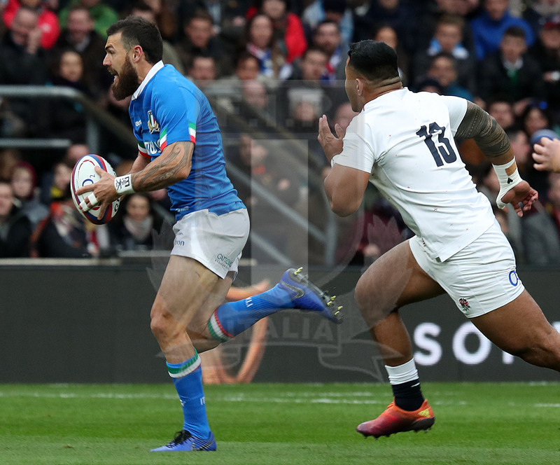 Guinness Sei Nazioni 2019, Round 4, Londra, Twickenham 09/03/2019, Inghilterra v Italia, il break di Jaiden Hayward su Manu Tuilagi. Foto Daniele Resini/Fotosportit