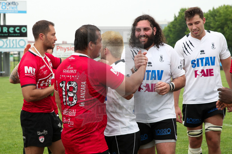 Rugby, Finale Serie A, Piacenza, Stadio Beltrametti, 9/06/2019, SITAV Lyons Piacenza v HSB Rugby Colorno. Fair play al termine dell\
