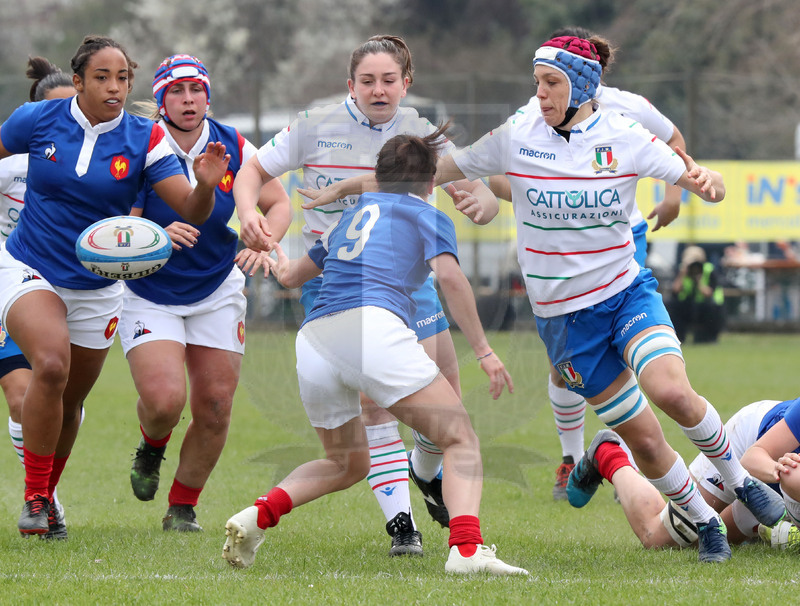 Guinness Sei Nazioni 2019 Donne, Padova, stadio Plebiscito 17/03/2017, Italia Donne v Francia Donne, Elisa Giordano fissa e muove palla. Foto Daniele Resini/Fotosportit