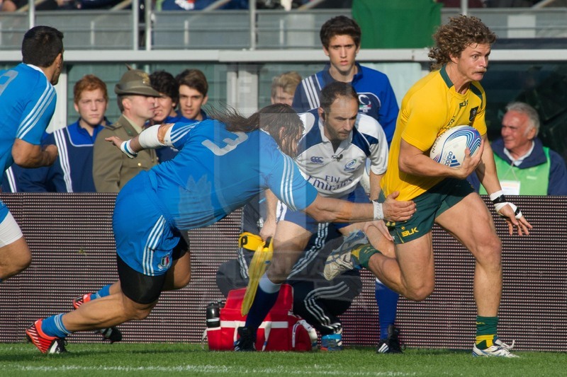 Cariparma Test Match 2013 - 09/11/2013 - Torino, Stadio Olimpico - Italia v Australia - Foto Elena Barbini-Martin Castrogiovanni cerca di fermare Nick Cummins