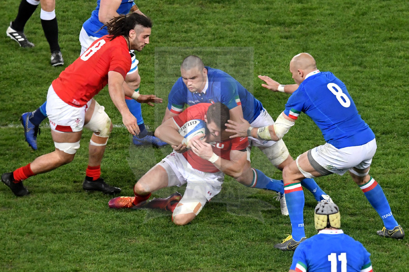 Guinness Sei Nazioni 2019, Round 2, Roma, Stadio Olimpico 09/02/2019, Italia v Galles, Sergio Parisse e David Sisi su Dan Biggar. Foto Andrea Staccioli / Resini / Insidefoto