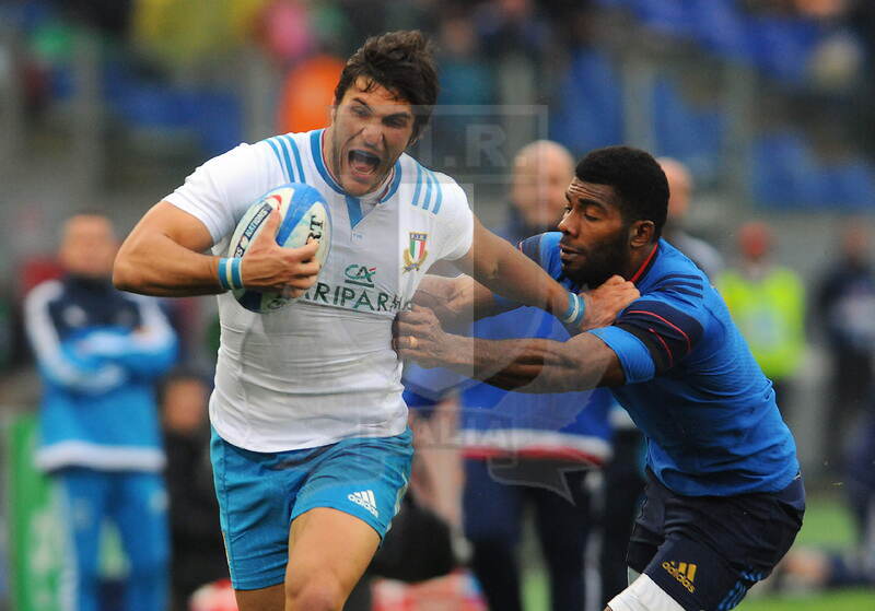 RBS Sei Nazioni 2015, Roma, stadio Olimpico 15/03/2015, Italia v Francia, Giovanbattista Venditti disturbato da Noa Nakaitaci. Max Pratelli/FOTOSPORTIT