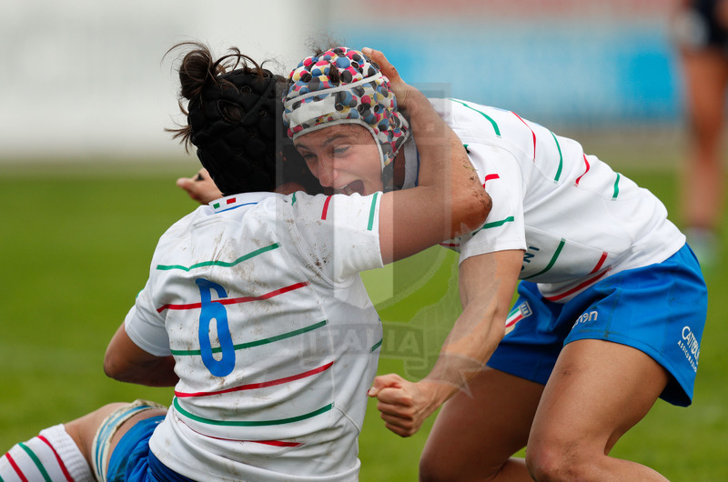 Test Match Donne Novembre 2018, Calvisano (BS), Pata Stadium, 4-11-2018, Italia Femminile v Scozia Femminile. Michela Sillari abbreccia Ilaria Arrighetti. Foto: Roberto Bregani/Fotosportit